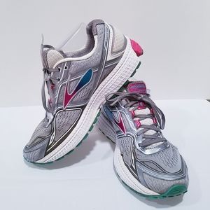 brooks ghost size 9